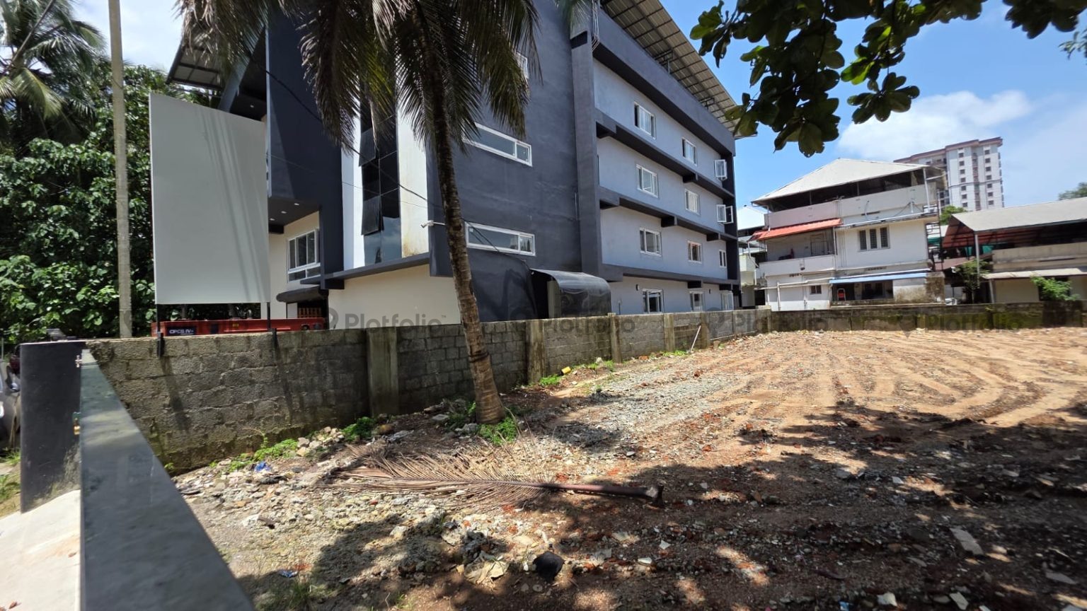 Land for sale near Lulu Mall Kochi